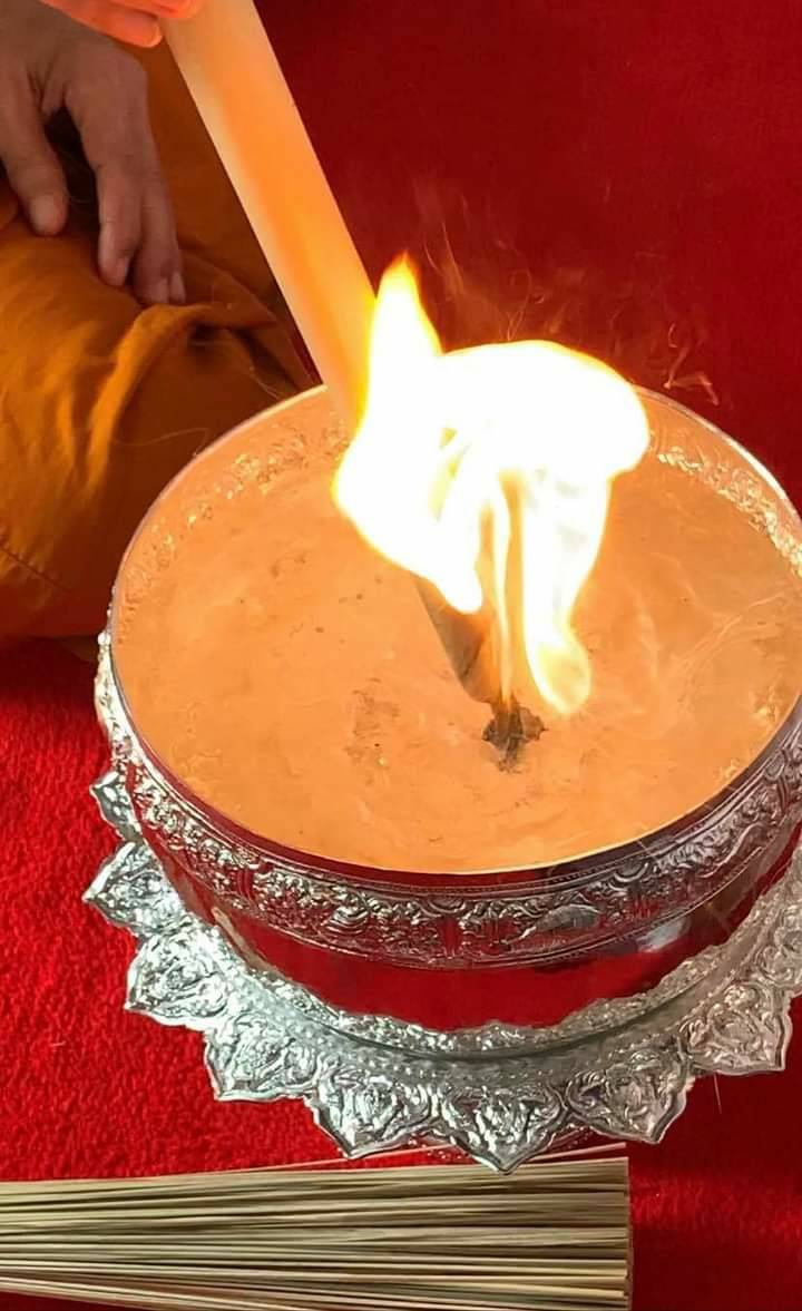 คนโท(ทำน้ำมนต์) พระนเรศวร #พิธีสะท้านไตรภพ เสาร์๕ - หลวงพ่อเล็ก วัดท่าขนุน