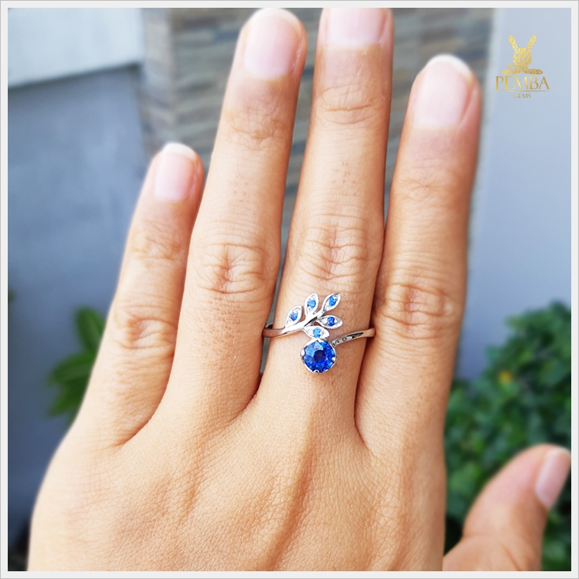 แหวนไพลินแท้ เงินแท้925 ชุบทองคำขาว ดีไซน์รูปใบมะกอก