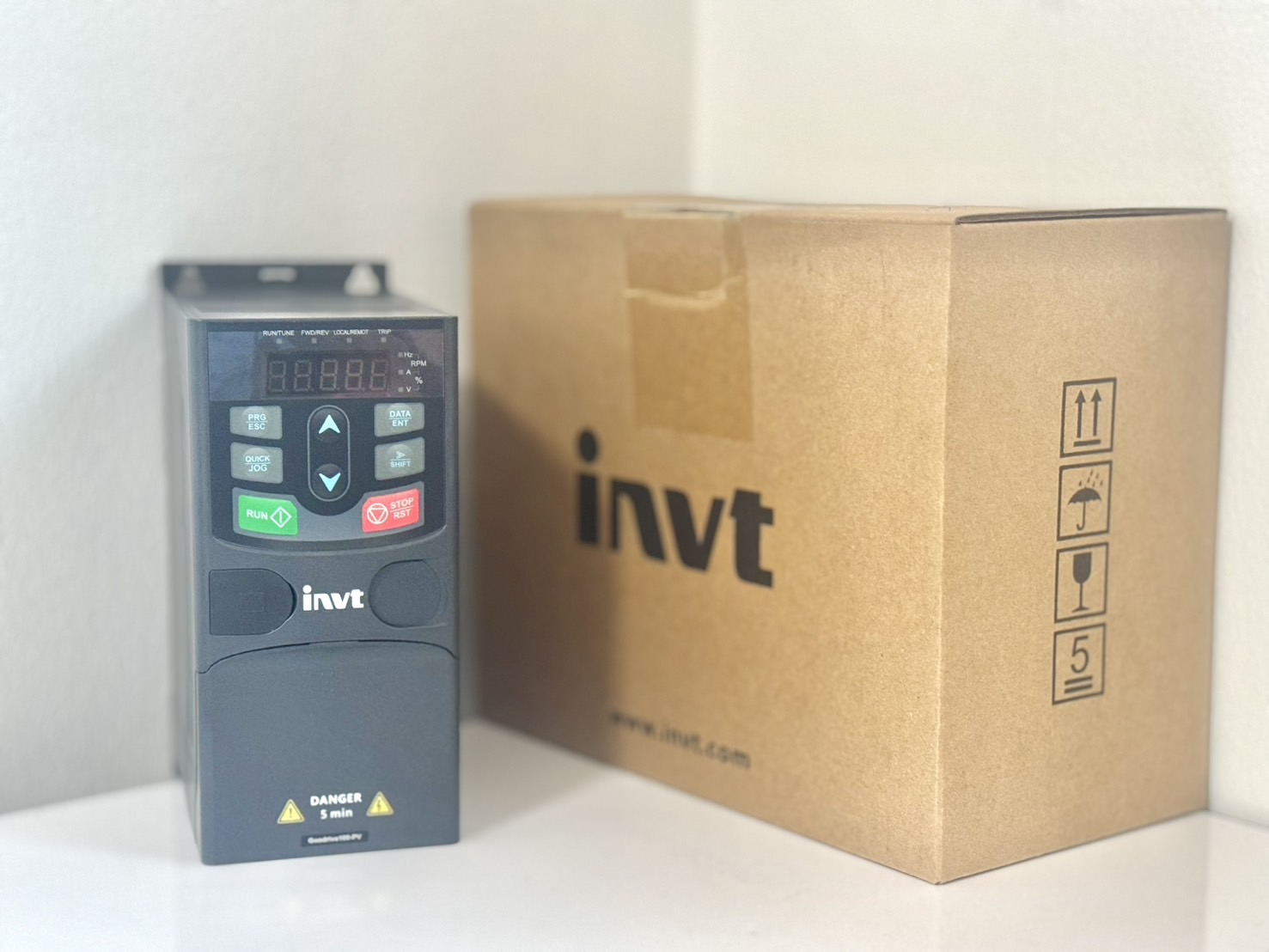 INVT INVERTER SOLAR Pump GD100-2R2G-4-PV 2.2KW 3 HP Input DC/AC Output 380V 3 Phase