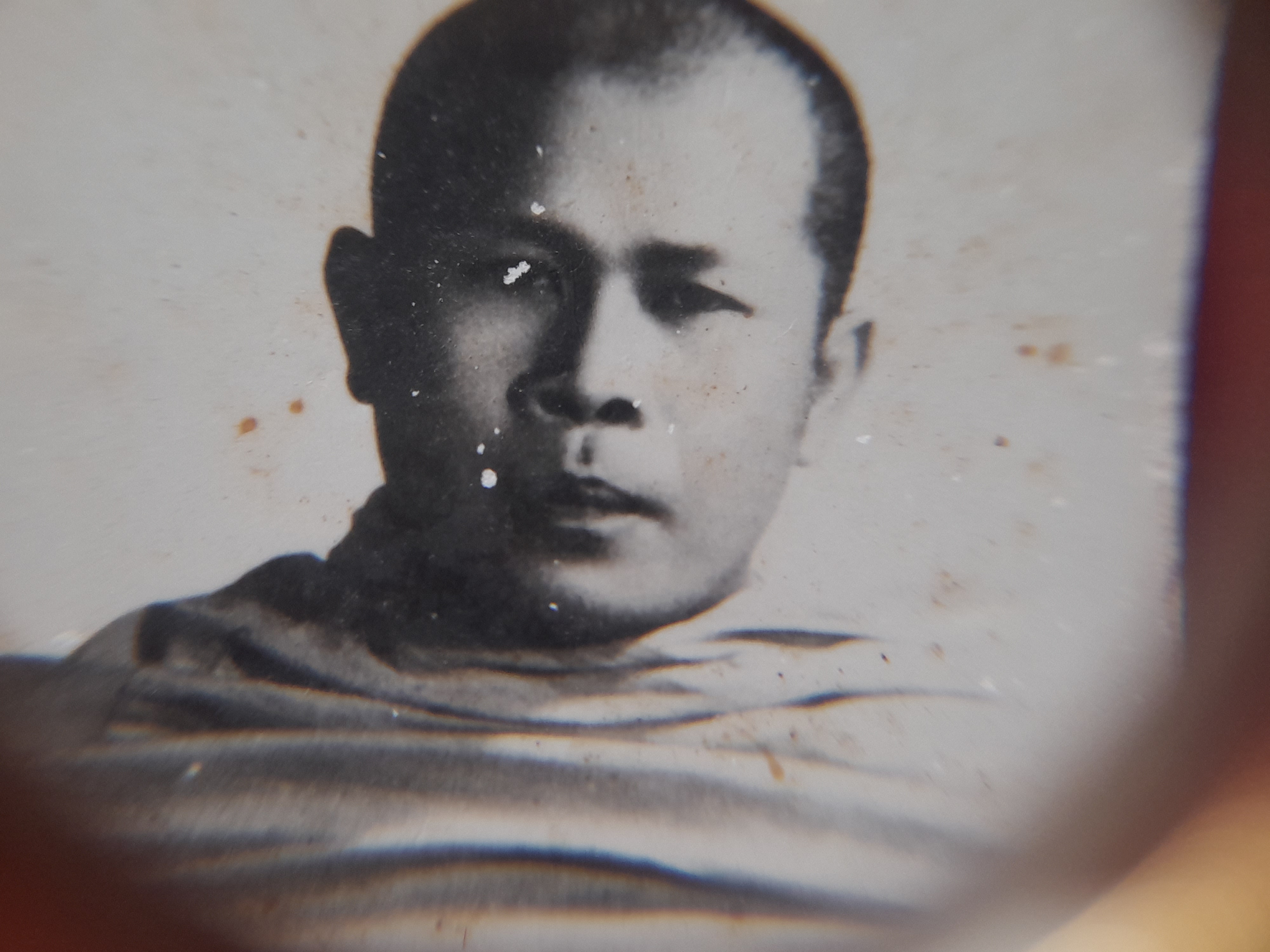 รูปภาพ หลวงพ่อยงยุทธ วัดเขาไม้แดง หลังจารยันต์ #รับประกันแท้และทัน