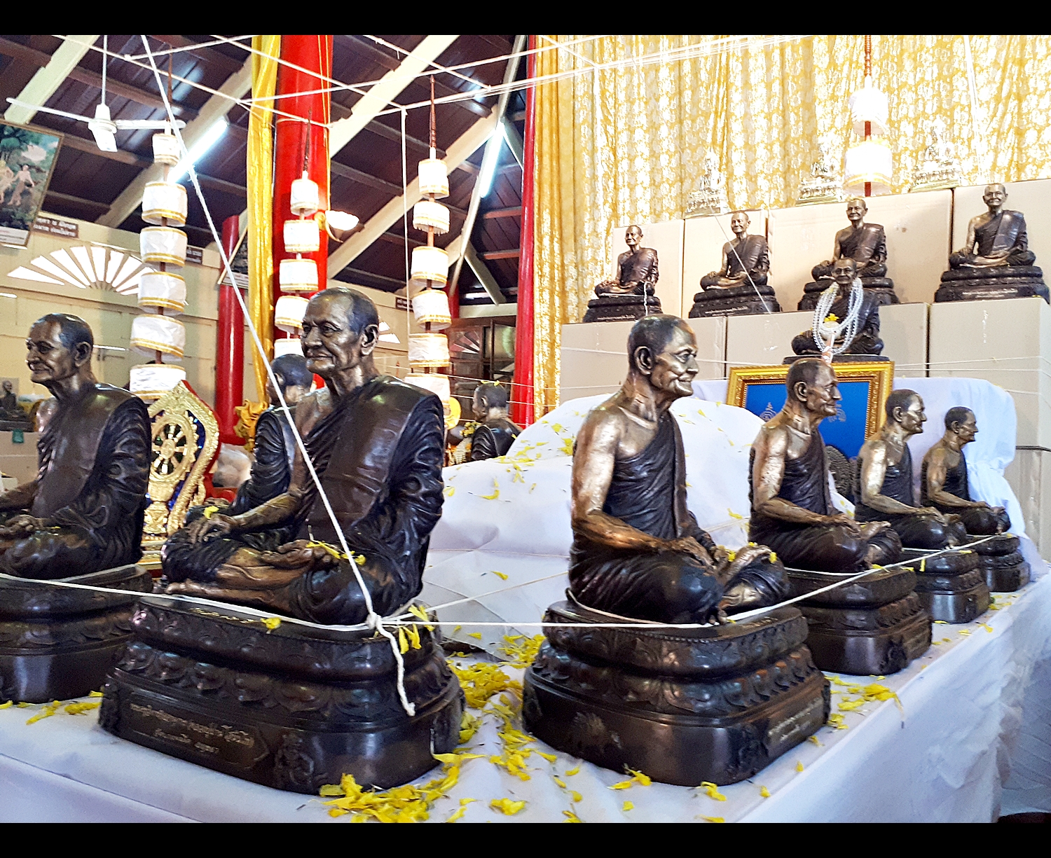 รูปหล่อ หลวงปู่ปาน วัดบางนมโค เนื้อโลหะ หน้าตัก9นิ้ว เข้าพิธีปลุกเสก โดย (หลวงพ่อเล็ก วัดท่าขนุน ลูกศิษย์หลวงพ่อฤาษีลิงดำ วัดท่าซุง) ปี 2561