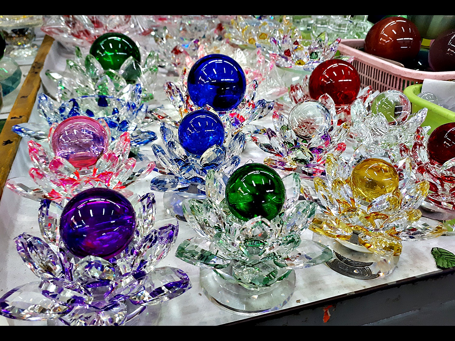 ฐานวางลูกแล้ว ขาตั้งที่วางลูกแก้ว ฐานคริสตัลกลีบดอกบัว2ชั้น คละสีต่างๆ หลากสี หลายขนาด (ขายปลีก ขายส่ง)