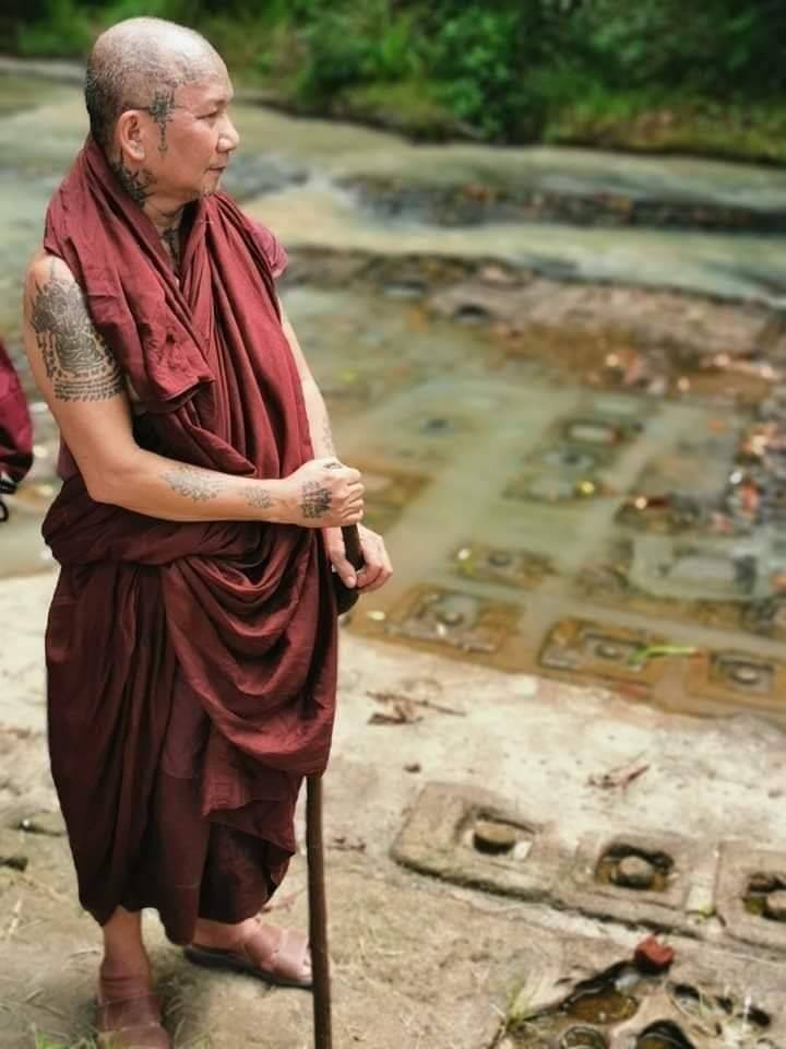 เหรียญศิวลึงค์ (11รุ่ม1) หลัง โยนี (พ่อปู่แม่ย่าให้กำเนิด พลังงานจักรวาล) (ปลุกเสกที่ปราสาทนครวัดและเขาพนมกุเลน) ปี2562 #รับประกันแท้ - หลวงปู่อุดมทรัพย์(พระอาจารย์จ่อย) วัดเวฬุวัน จ.ศรีสระเกษ จัดสร้างและดำเนินการปลุกเสก