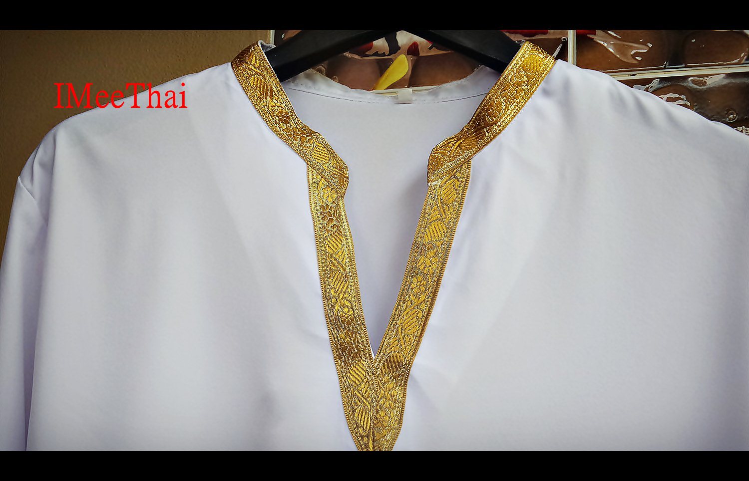 เสื้อ มนต์พิธี ดิ้นแถบสีทอง สีขาวแขนยาว