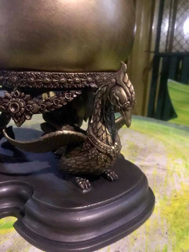 บาตรน้ำมนต์ (ฐาน พญาครุฑ พระโค พญาหงษ์) เนื้อทองเหลือง (ขนาด ความกว้างบาตร7นิ้ว กว้างฐาน10นิ้ว สูงรวมฐาน11นิ้ว)