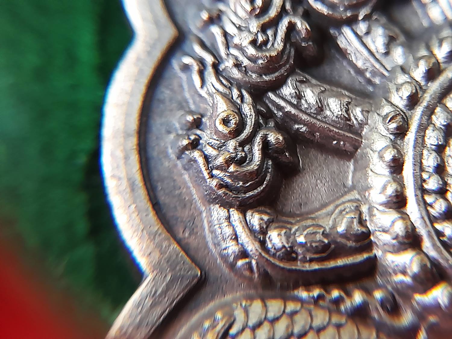 เหรียญพญานาคราช 7เศียร 9ตะกูล (เนื้อนวะพรายเงิน (มีส่วนผสมของ ทองคำและเงิน) ปี2564 หลังบวงนาคบาศ มีกินไม่รู้สิ้น มีกินไม่มีอด ผูกดวงยันต์หนุนเสริมพลิกดวงชะตา #พุทธคุณโชคลาภค้าขายส่งเสริมธุรกิจกิจการเรียกเงินหมุนเวียน หนุนเสริมดวงชะตาชีวิต #รับประกันแท้