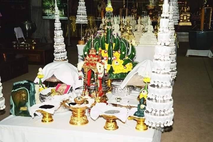 พระสมเด็จ นางพญา (พิมพ์สมเด็จจิตรลดา) หลังฝัง ฝังทั้งข้าวทิพย์-ว่านไพลดำ (ได้มวลสารพระราชทาน จาก ร.9) ปี2548-2549 #รับประกันแท้และทัน - (กรอบไมครอนชุบทอง เลี่ยมกันน้ำ)