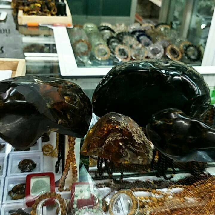 สร้อยข้อมือ สร้อยคอ หินแกะสลัก อัมพัน แท้ (ราคาและรายระเอีย ดูที่กลางหน้าเว็บ)