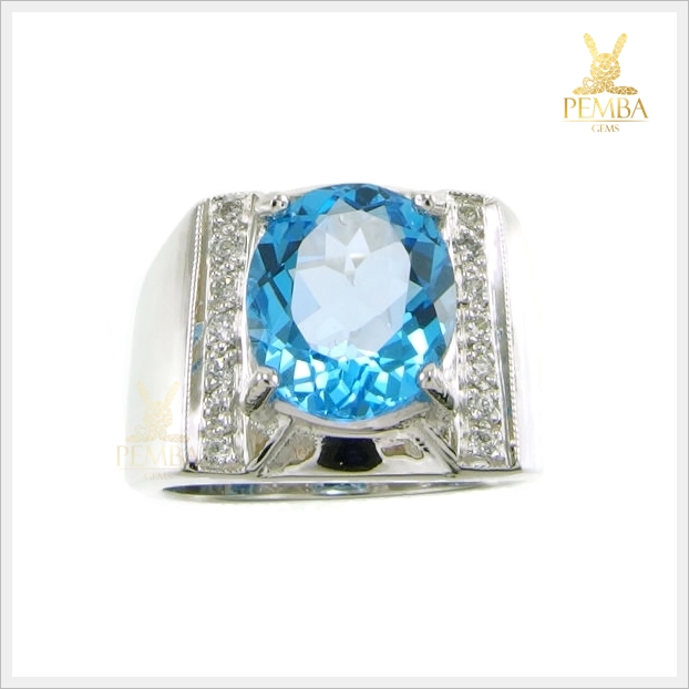 แหวนสวิสบลูโทแพซแท้ สีฟ้าใสไฟดี ดีไซส์เรียบๆ อย่างมีสไตล์