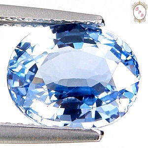 พลอยไพลิน เป็นพลอยสดไม่เผาไม่อบ (Unheated Blue Sapphire) รูปไข่ หนัก 3.32 กะรัต ขนาด 8.12x9.88x4.38 มิล สีฟ้าอ่อน สวย เรียบ เนื้อสะอาด รูปร่างสวย