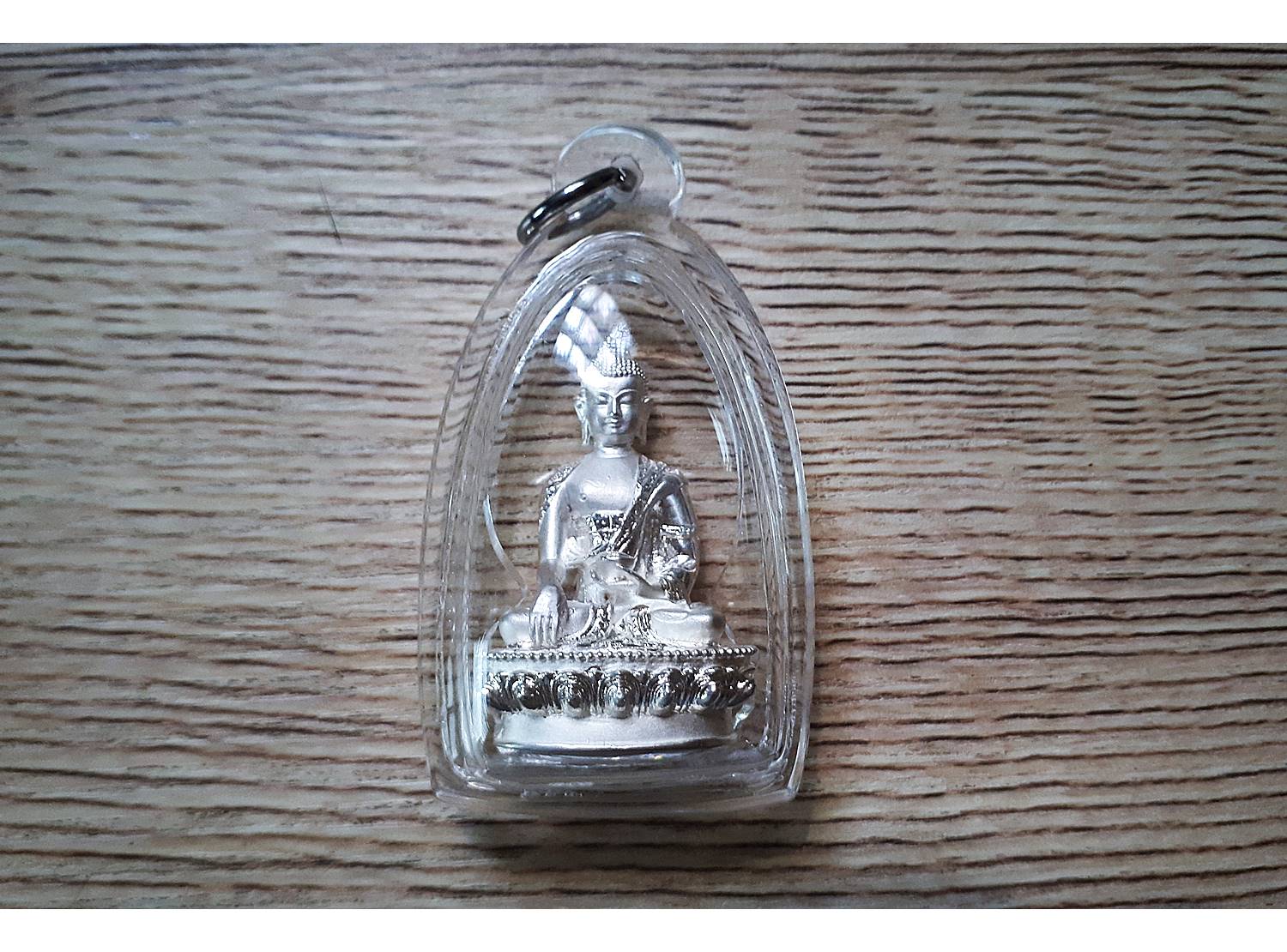 พระกริ่ง (ปลดหนี้2แผ่นดิน ไทยเนปาล) (รุ่นฝืนกฏแห่งกรรม) เนื้อเงินแท้ (เนื้อเงินรุ่นนี้ ผสมใส่ตะกรุดมหาสะท้อน30ดอก) ปี2558 #รับประกันแท้ - หลวงพ่อเล็ก วัดท่าขนุน