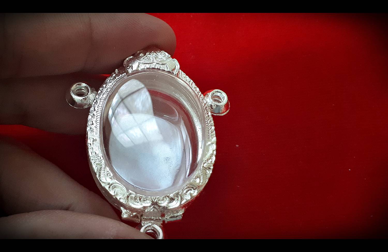 ตลับพระ ทรงไข่ (เนื้อเงินแท้90%) แกะสลักลาย หัวสิงห์ กนกลายไทย