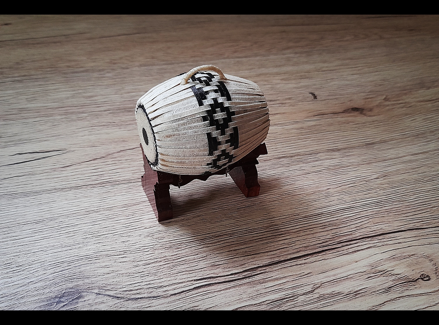 ตะโพน(เล็ก) (ชื่อเสียงโด่งดัง มหาลาภเมตตาเสหน่ห์) - (งานแฮนเมด ทำมือ วัสดุจากหนังวัวแท้ ฐานไม้สักทอง) (ขนาดตั้งบูชา เล็ก) รุ่น2 - (พิธี เสาร์๕)ปี2563