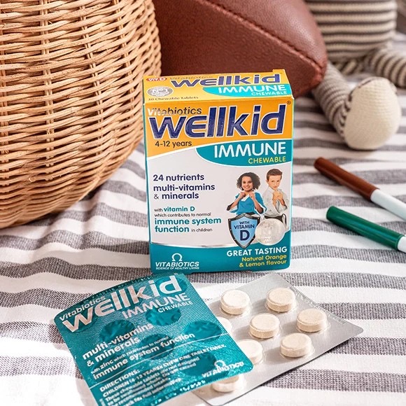 วิตามินรวมพร้อมเสริมภูมิคุ้มกันสำหรับเด็กแบบเคี้ยว Vitabiotics Wellkid Immune Chewable