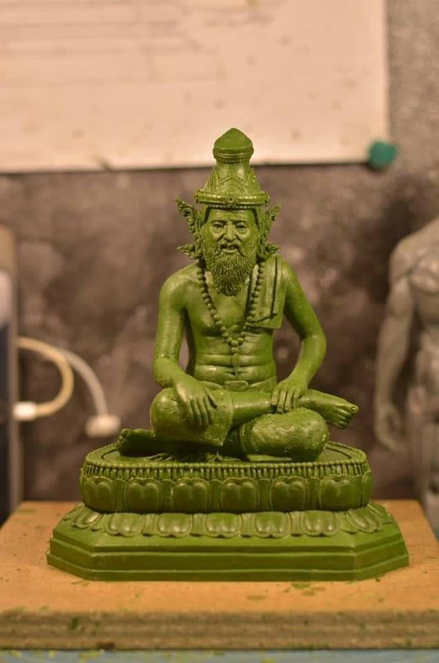 รูปหล่อ ปู่ฤาษี เนื้อทองเหลือง (ขนาด4นิ้ว ฐานกว้าง6นิ้ว สูง7.5นิ้ว) (ฐานกับองค์ปู่ฤาษี ถอดได้) ปี2563 #ปลุกเสกแล้ว #รับประกันแท้ (จำนวนในการจัดสร้าง แค่119องค์)