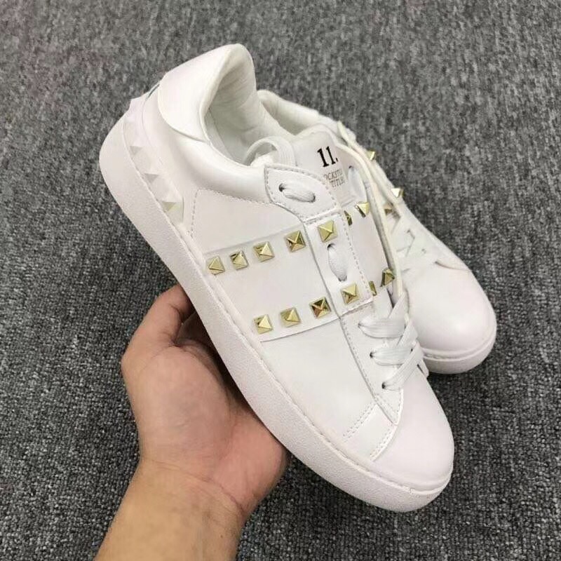 รองเท้าผ้าใบ valen size สอบถามไซส์ได้ค่ะ stock เปลี่ยนตลอด