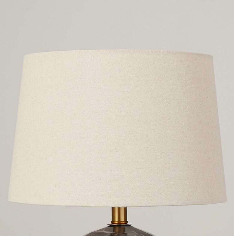 โคมไฟตั้งโต๊ะเซรามิคลายหินอ่อนโป๊ะผ้าสไตล์ยุโรป [RX125]