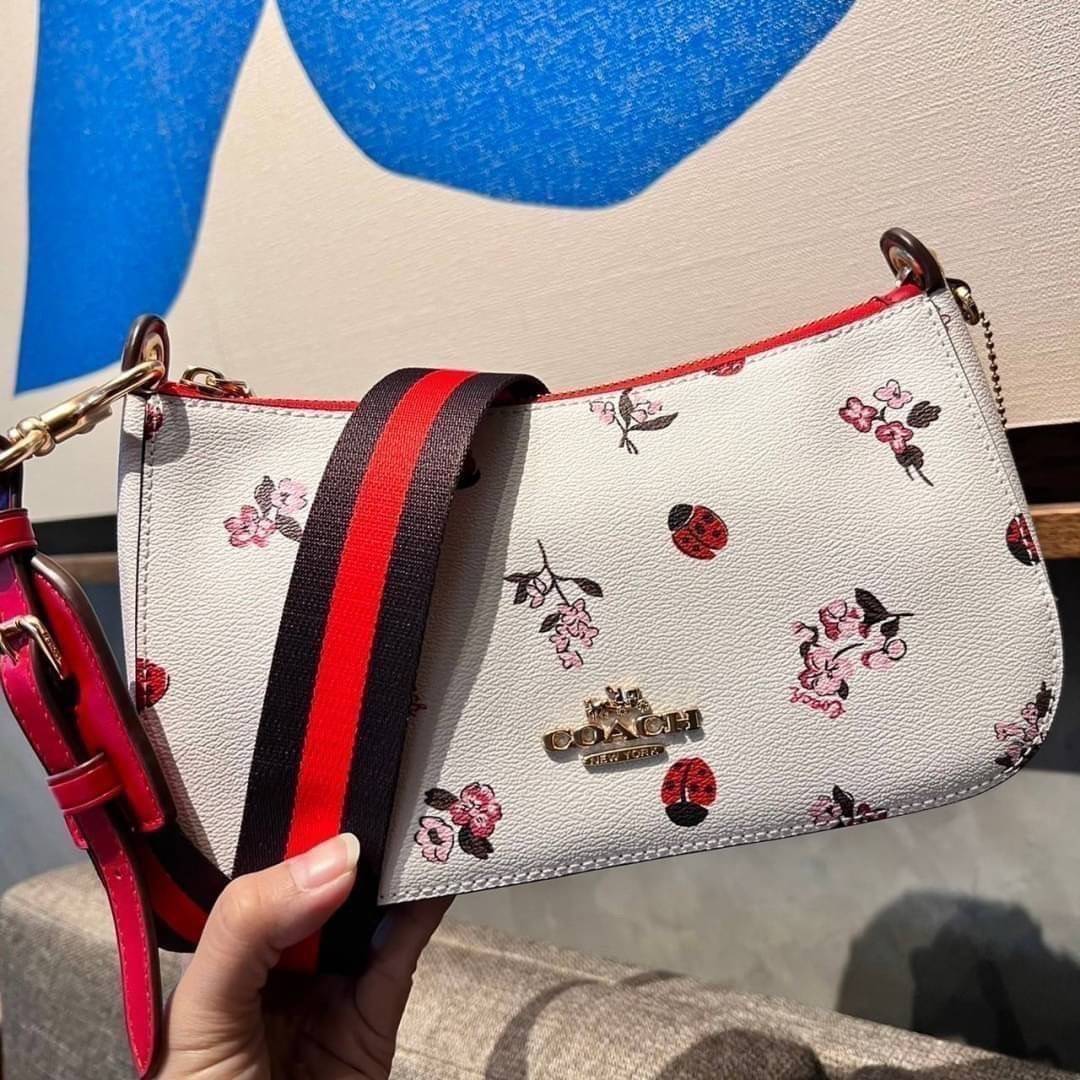 COACH C7973 JES BAGUETTE WITH LADYBUG FLORAL PRINT (แอดไลน์ก่อนสั่งซื้อ)