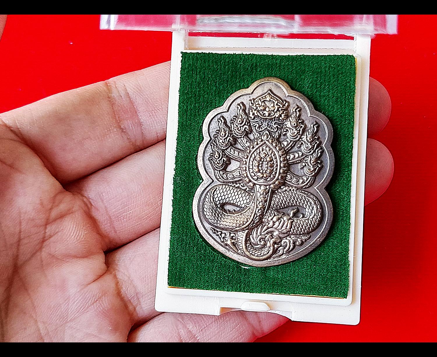 เหรียญพญานาคราช 7เศียร 9ตะกูล (เนื้อนวะพรายเงิน (มีส่วนผสมของ ทองคำและเงิน) ปี2564 หลังบวงนาคบาศ มีกินไม่รู้สิ้น มีกินไม่มีอด ผูกดวงยันต์หนุนเสริมพลิกดวงชะตา #พุทธคุณโชคลาภค้าขายส่งเสริมธุรกิจกิจการเรียกเงินหมุนเวียน หนุนเสริมดวงชะตาชีวิต #รับประกันแท้