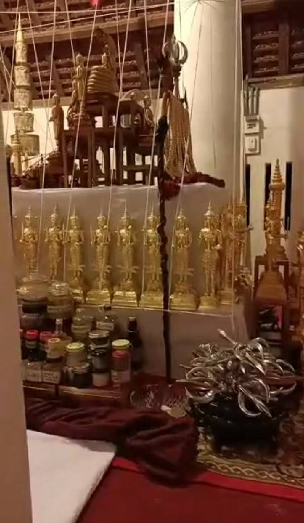 วชิราวุธ(สุดยอดอาวุธของพระอินทร์) ขนาดใหญ่ เนื้อโลหะแร่เงินยวง