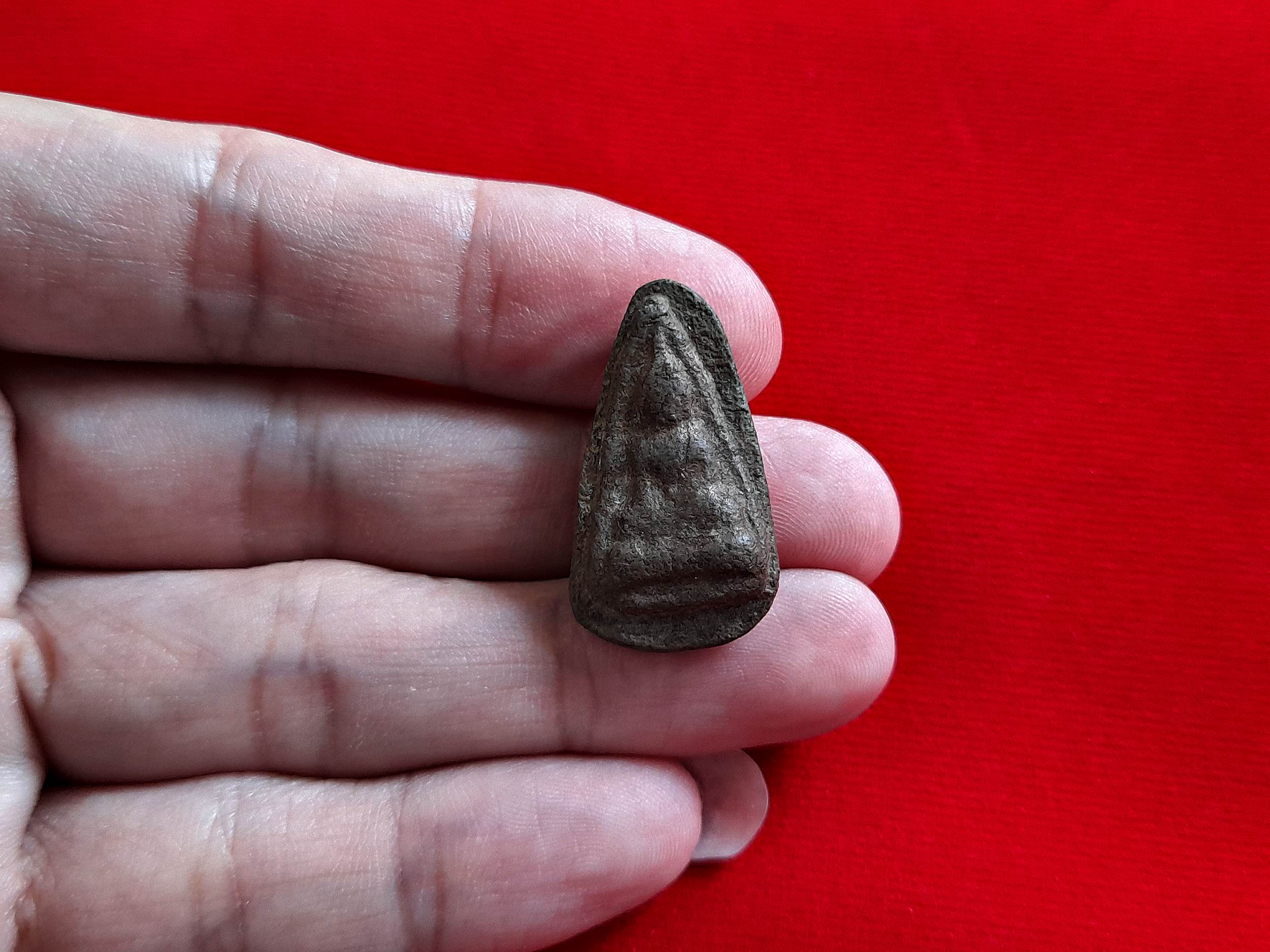 พระนางพญา พระกรุ ดอนลาน (พระแตกกรุเก่าโบราณ) กรุ พิมพ์ เดียวกันกับ ที่ หลวงปู่ เดินหน อิเกสาโร เชิญมา #รับประกันแท้ - มีลงในหนังสือ