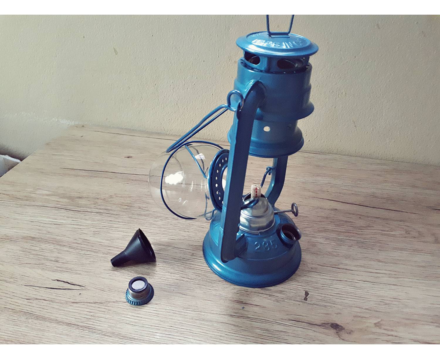 ตะเกียงเจ้าพายุ (ตะเกียงน้ำมันโบราณ ใช้งานได้จริง) - ขนาดใหญ่ (สูง9.5นิ้ว กว้าง6.5นิ้ว)