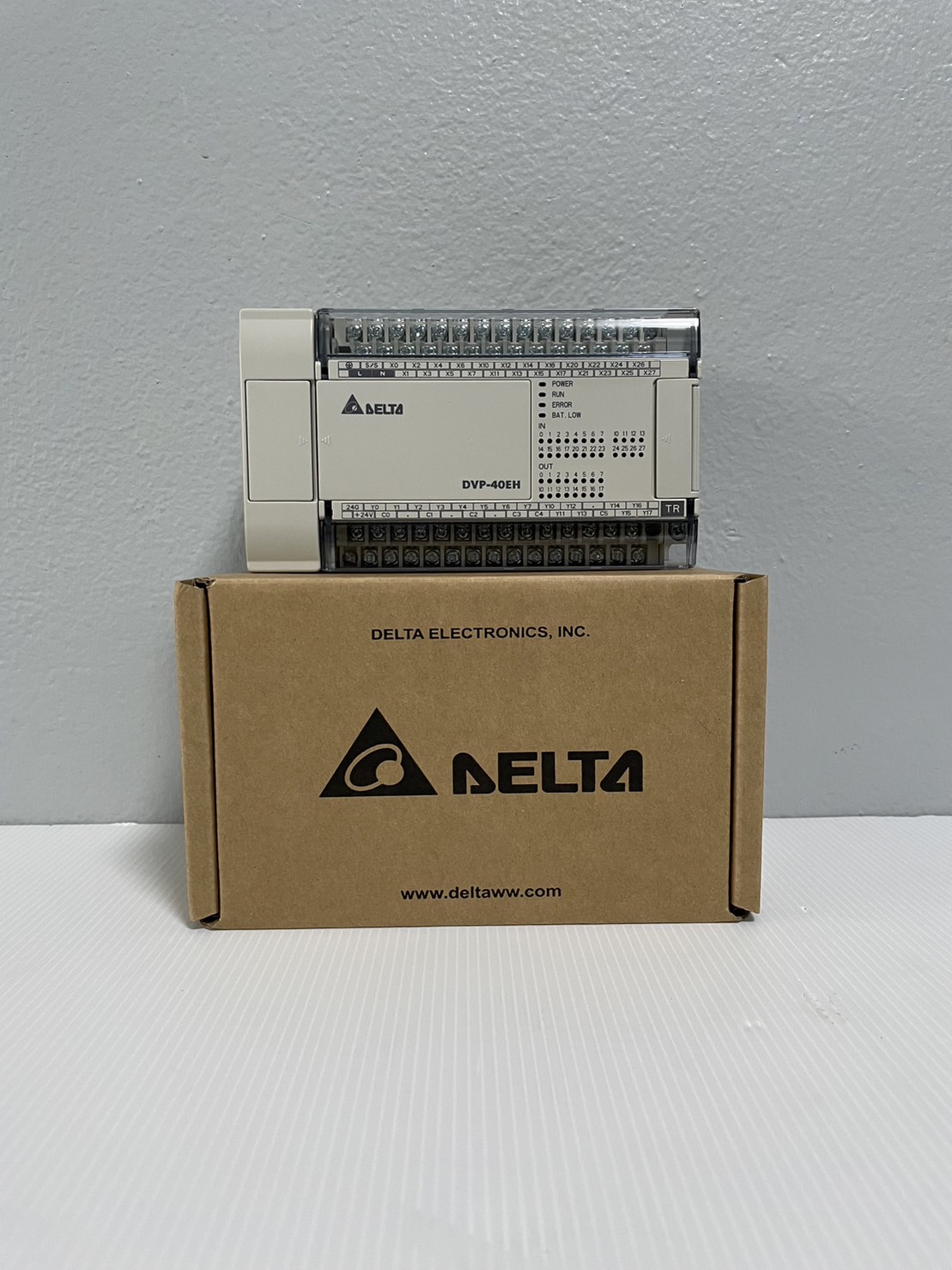 Delta PLC DVP Series Model:DVP40EH00T3 24DI/16DO 220V (Transistor)