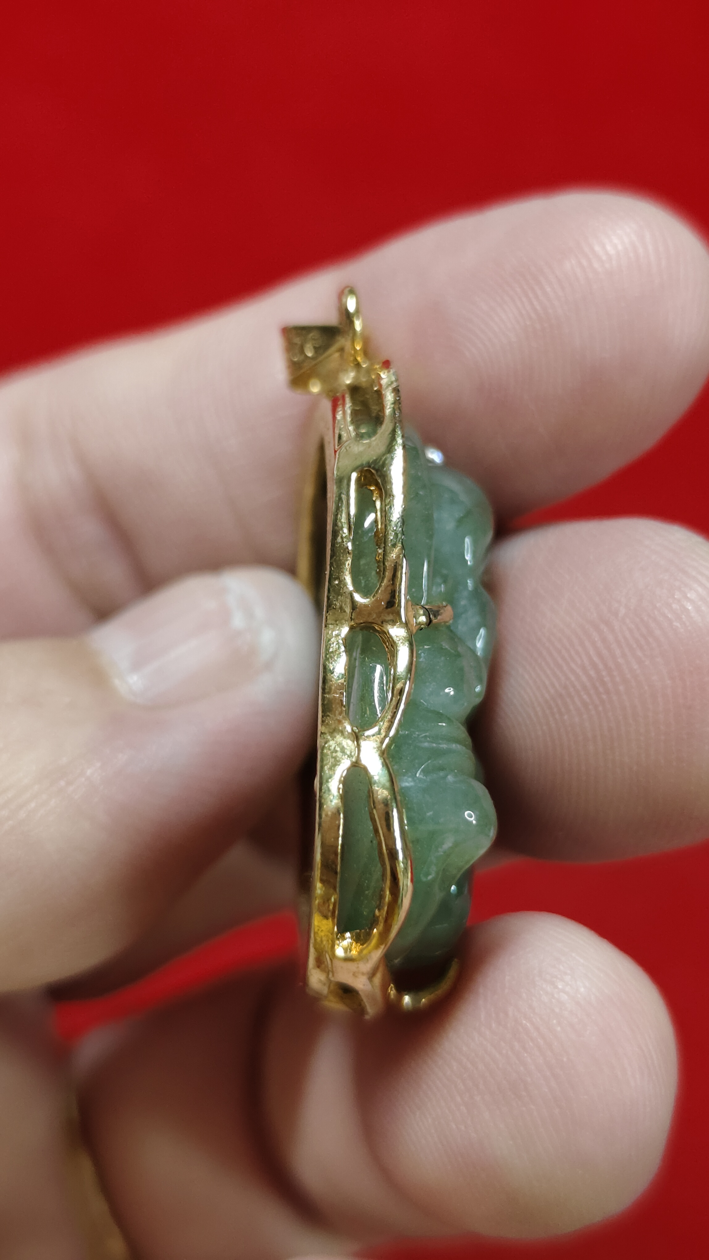 #จี้หยกเนื้อแก้วแกะพระสังกัจจายน์ C-035