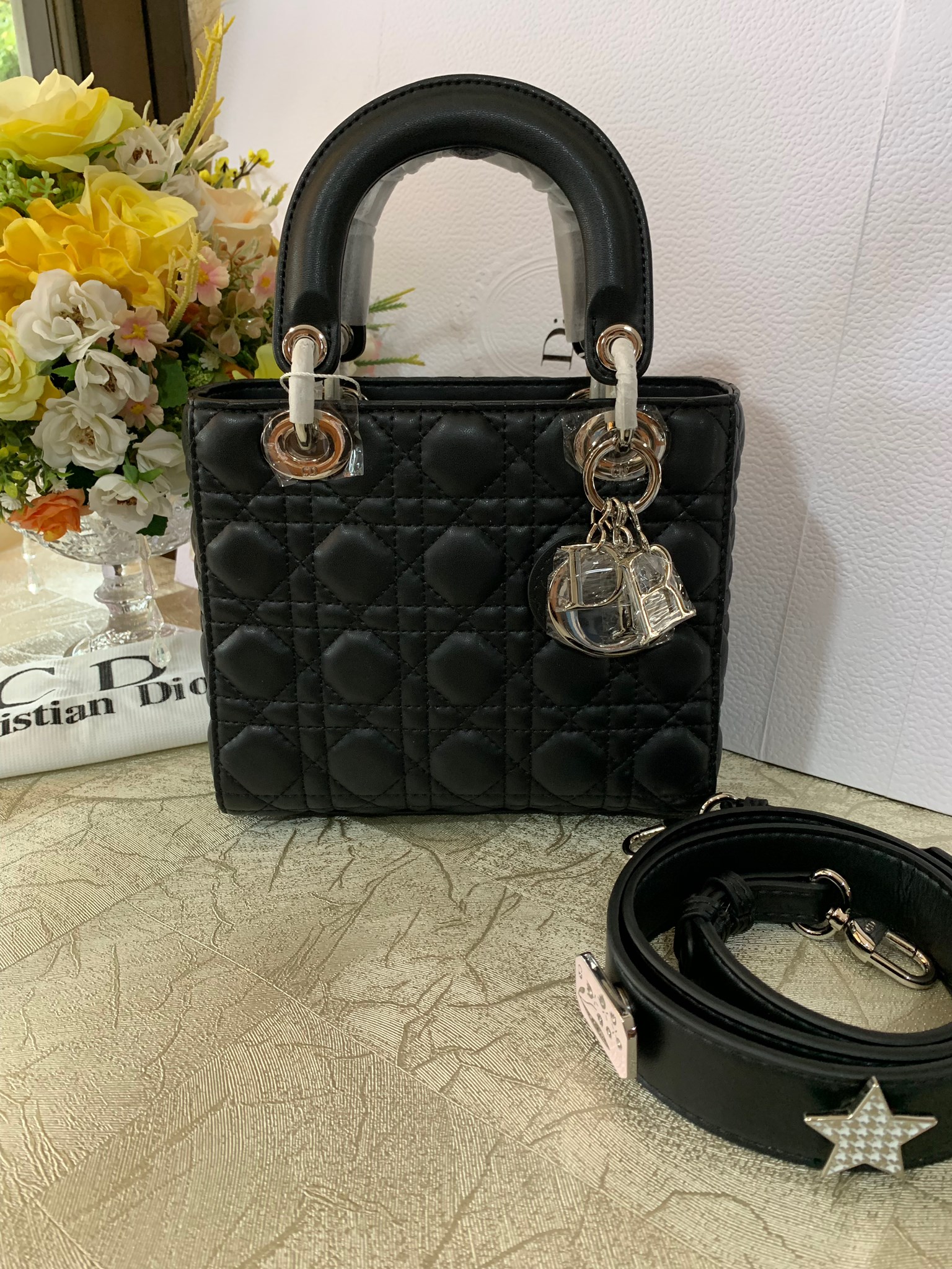 กระเป๋า dio lady mini lamb skin 8 มีหลายสี