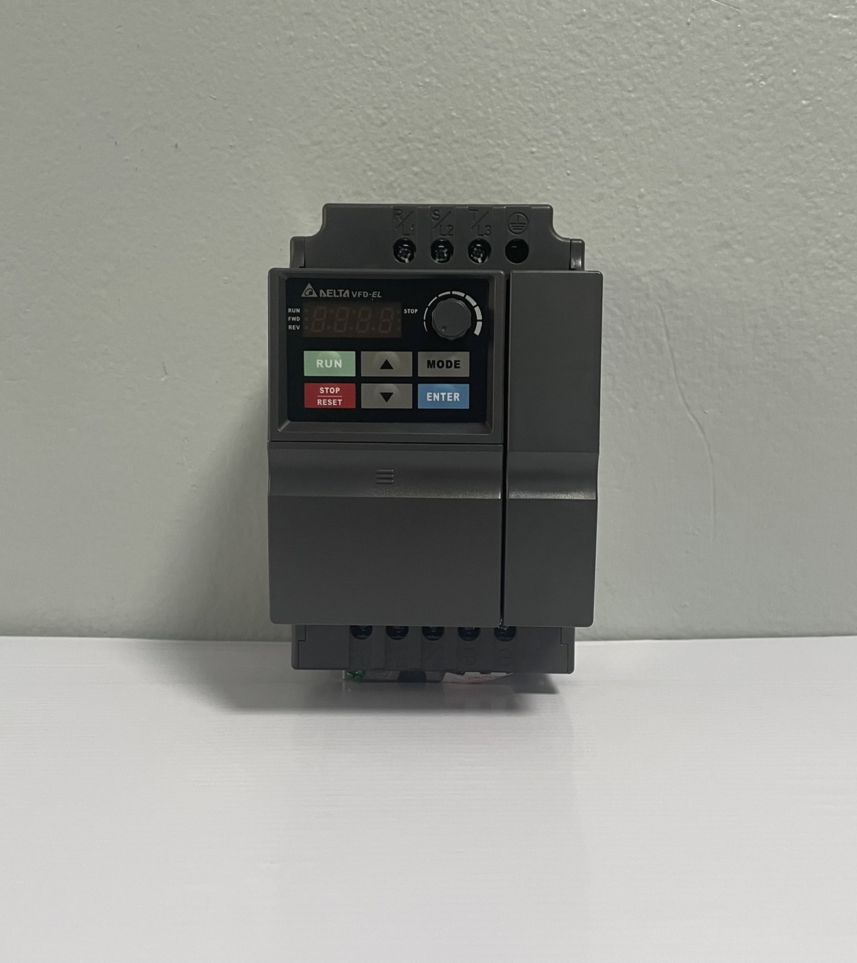 Delta Inverter VFD037EL43A 5HP 3.7kW Input 380V 3-Phase Output 380V 3-Phase