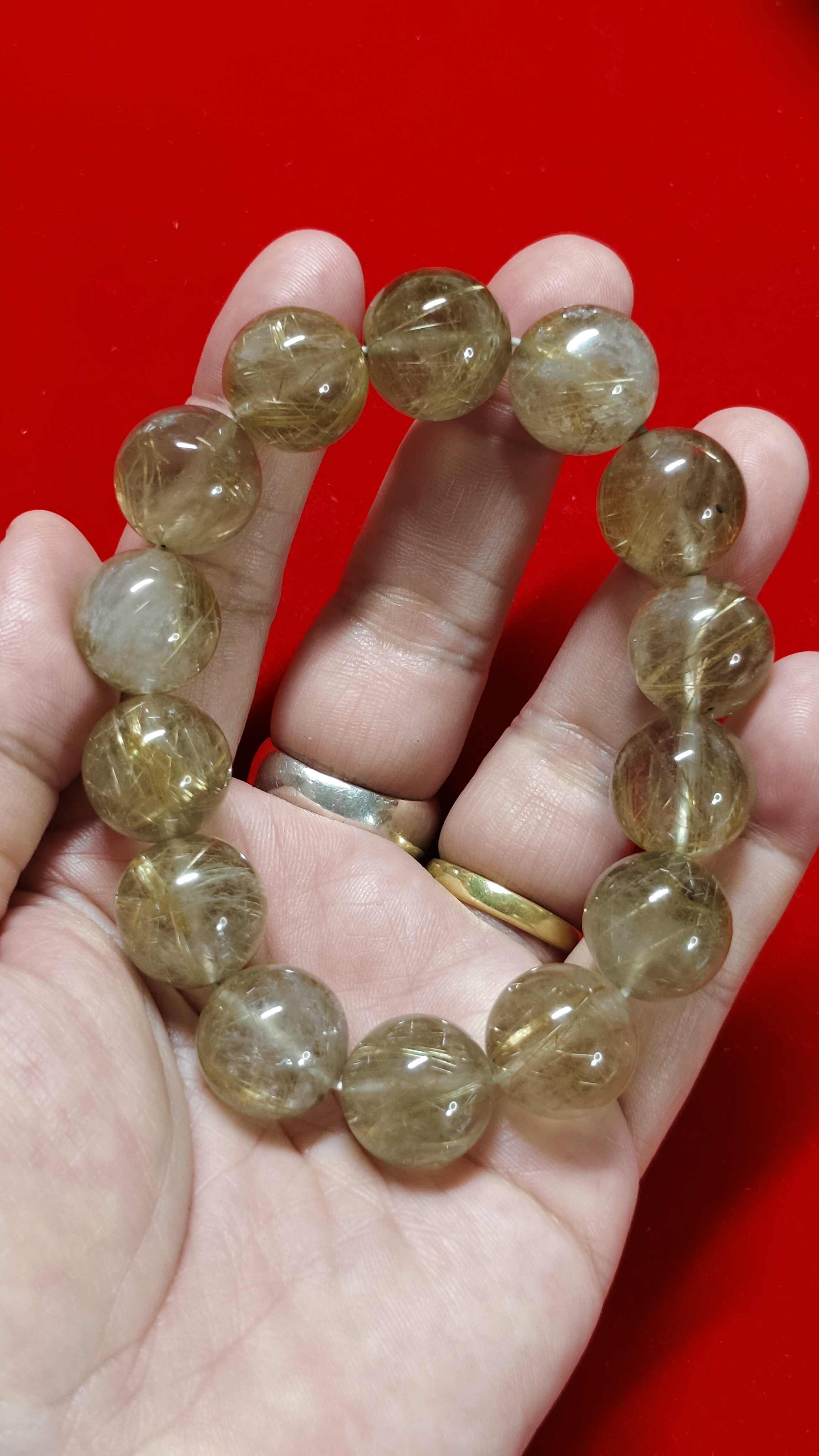 ข้อมือหินไหมทอง