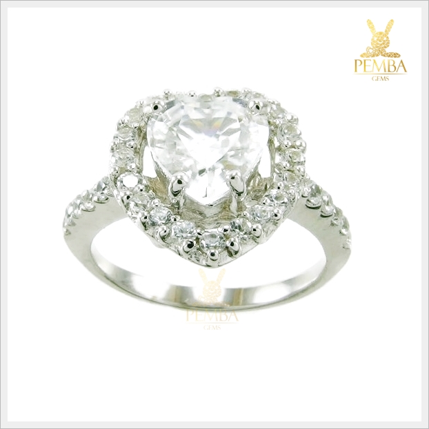 แหวนเพทายขาว สวยโดดเด่น เพิ่มเสน่ห์น่าหลงใหล แหวนพลอยแท้