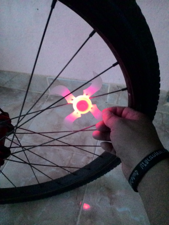 ไฟติดซี่ล้อจักรยานแบบแฉก