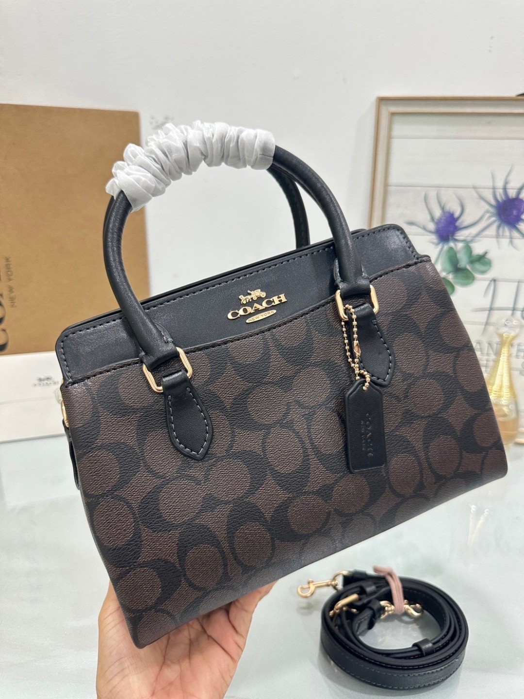 Coach Mini Darcie Carryall (แอดไลน์ก่อนสั่งซื้อ)