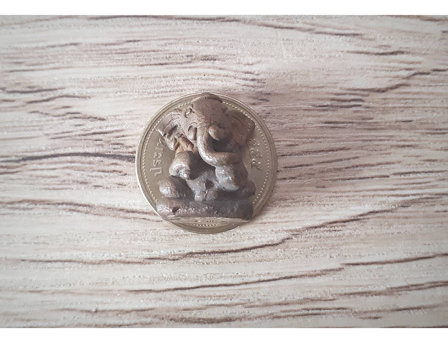 พระพิฆเนศ เนื้อนวโลหะสำริด (ปี2558 รุ่น สำเร็จสมปรารถนา ต่ออายุ ต่อเงินต่อทอง สุขสถาพรอิ่มใจ)