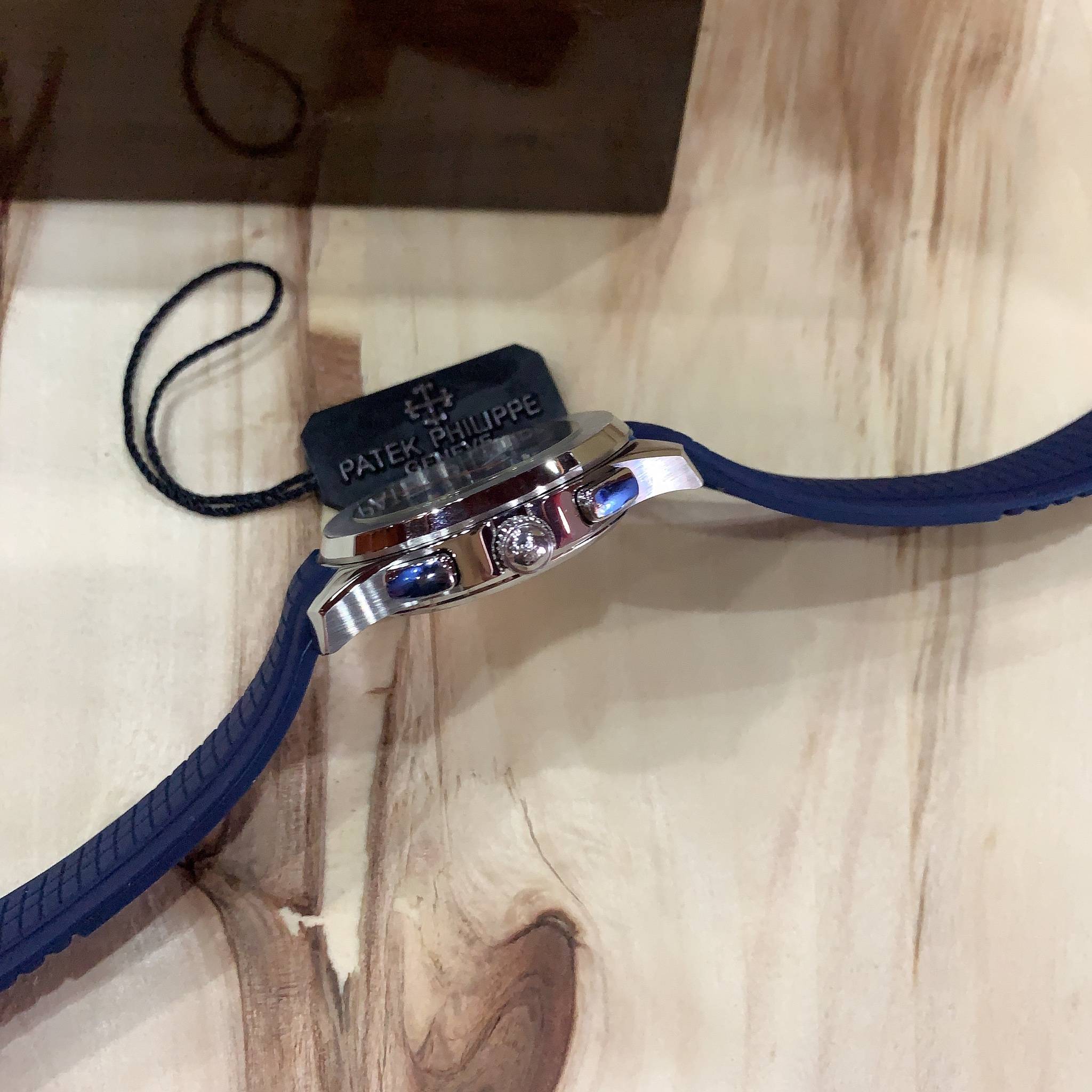 นาฬิกา Patek Philippe Aquanaut Mirror Swiss หน้าปัดน้ำเงิน