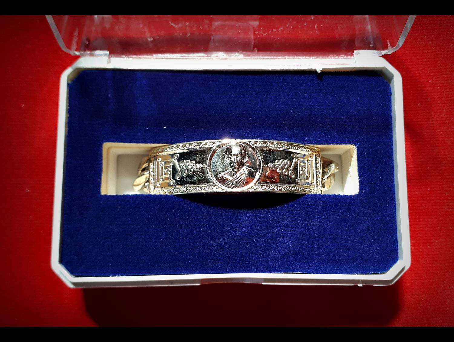 เลสข้อมือ หลวงพ่อกวย วัดโฆสิตาราม (วัดบ้านแค) จ.ชัยนาท (เนื้ออัลปาก้า เนื้อเงิน ขนาดน้ำหนัก 2บาท 4บาท ) ปี2562