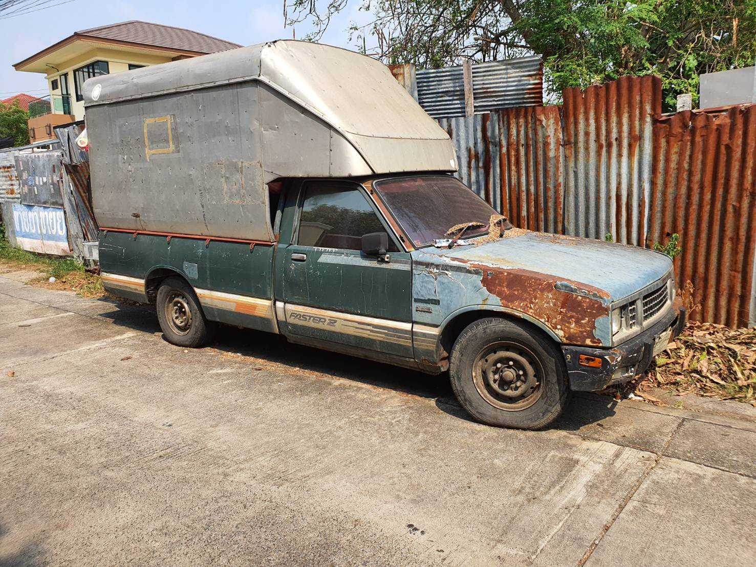 รถกระบะ Isuzu มังกรทอง