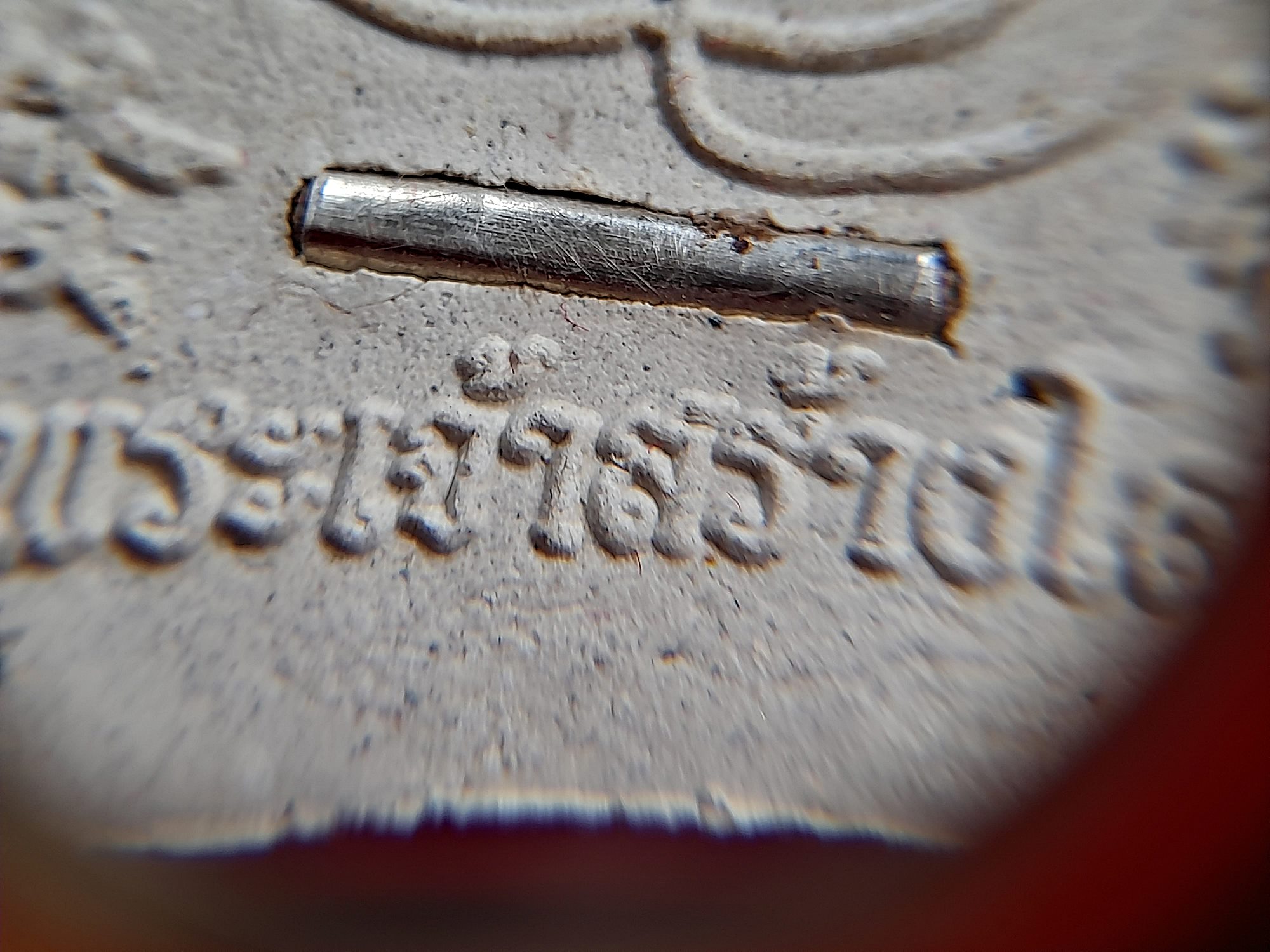 โครตขุนแผน พระเจ้าสร้างโลก (ด้านหน้ายันต์นะอกแตก นางล้อม) เนื้อผง ฝั่งตะกรุดเงิน1ดอก ฝั่งพลอย (เมตตา เสน่ห์ ลาภ) #รับประกันแท้ - หลวงปู่อุดมทรัพย์(พระอาจารย์จ่อย) วัดเวฬุวัน จ.ศรีสระเกษ จัดสร้างและดำเนินการปลุกเสก