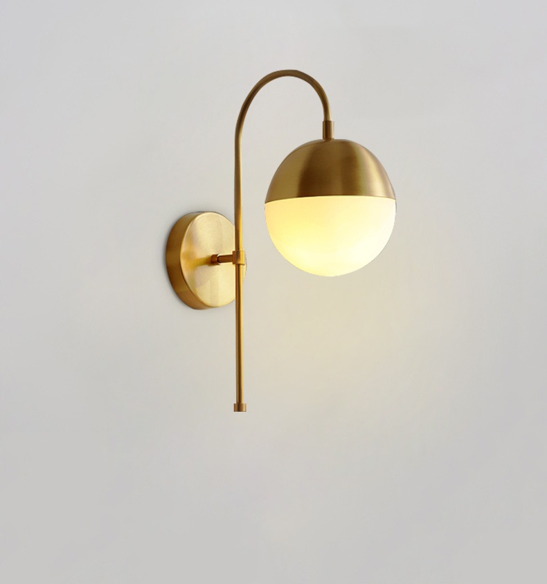 โคมไฟติดผนังเหล็กสีทองทรงโค้งตัว U โป๊ะโคมทรงกลมทูโทนสีขาวทอง 15cm [DJJ-D6005]