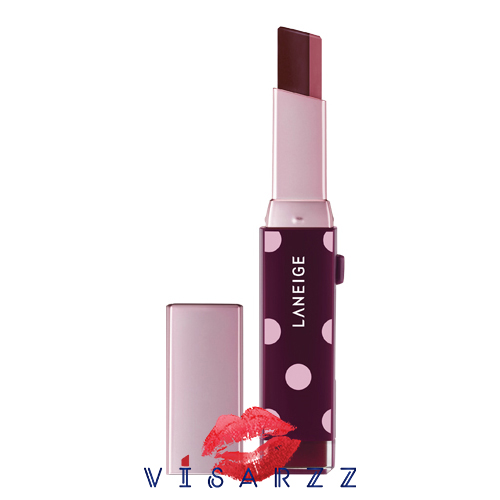 (ลด 40%) Laneige x YCH Two Tone Matte Lip Bar 2g # 1 Burgundy Mood ลิปสติกเนื้อแมตต์ สี two-tone ที่จะมอบการไล่สีบนริมฝีปาก โดยไม่ทำให้ริมฝีปากแห้งกร้าน ด้วยการผสมผสานลิปสติกสีแมตต์ที่ให้สีสดชัด กับลิปไพรเมอร์เนื้อเวลเว็ท