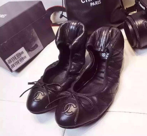 พร้อมส่ง รองเท้า cn flat soft lamb skin ballerina มีหลายสี หนังนิ่มมาก สอบถามไซส์ได้ค่ะสต็อคของเปลี่ยนตลอด