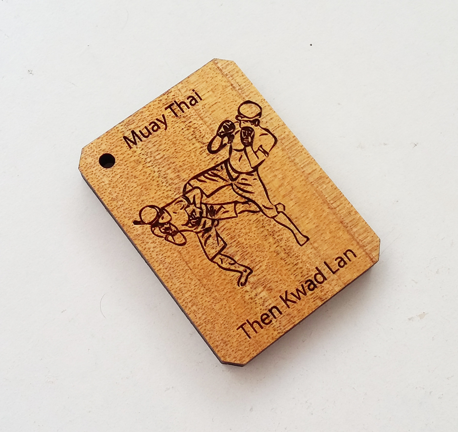 พวงกุญแจไม้แกะสลัก แม่ไม้มวยไทย-เถรกวาดลาน