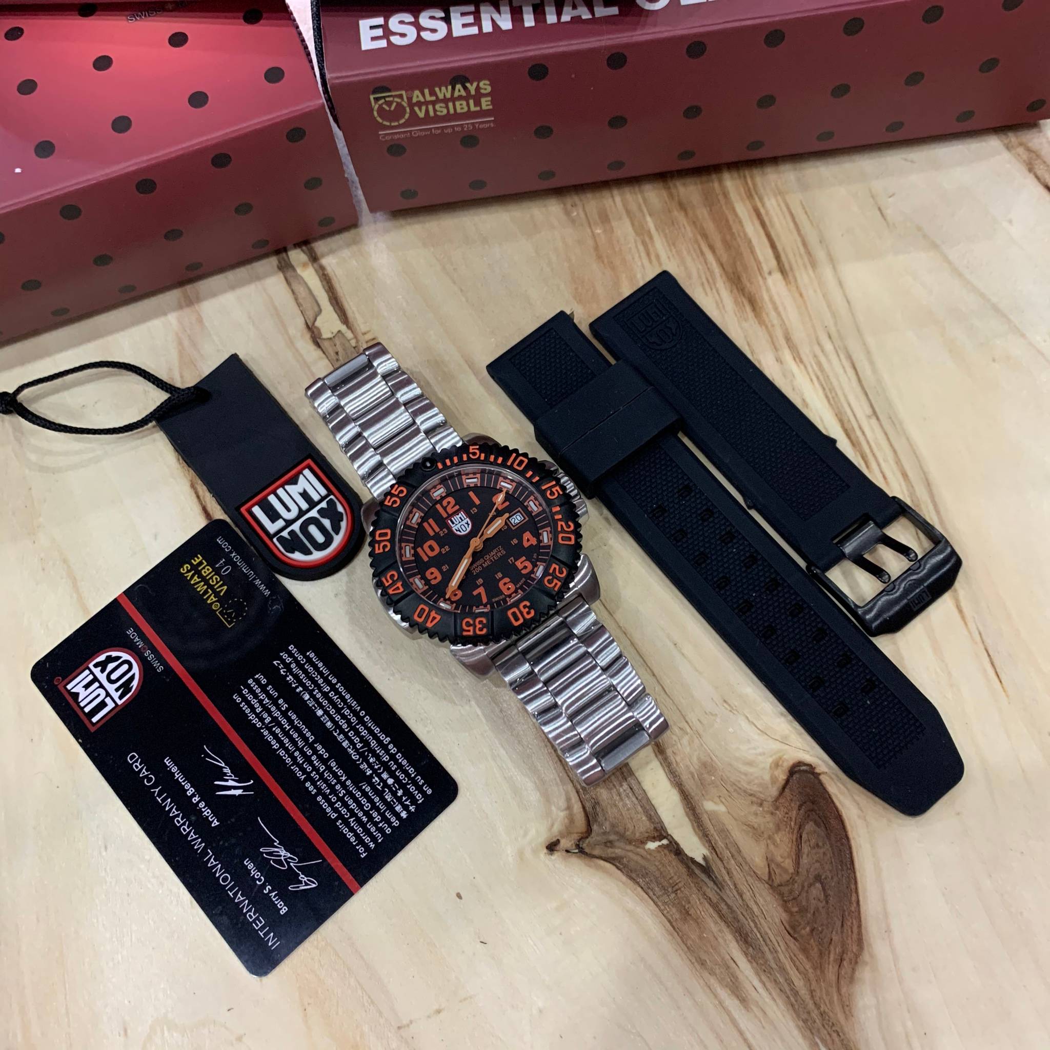 นาฬิกาผู้ชาย Luminox รุ่น 3152 Quartz Mirror Swiss ตัวเลขส้ม