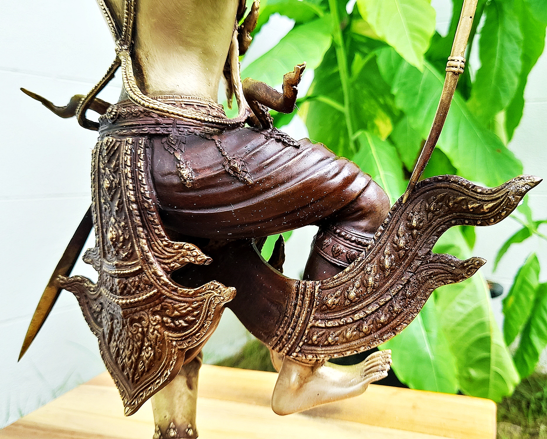 รูปหล่อ พระลักษณ์ หน้าทอง(สวมมงกุฎชฎา ถืออาวุธคู่กาย คันศรธนู พญานาค เหน็บพระขรรค์) ปางเทวดาทรงเครื่องยศชุดไทย เนื้อทองเหลือง งานระเอียด (องค์ใหญ่ขนาดตั้งบูชา สูง16นิ้ว) #เข้าพิธีบวงสรวงปลุกเสก แล้ว ปี2564 #รับประกันแท้