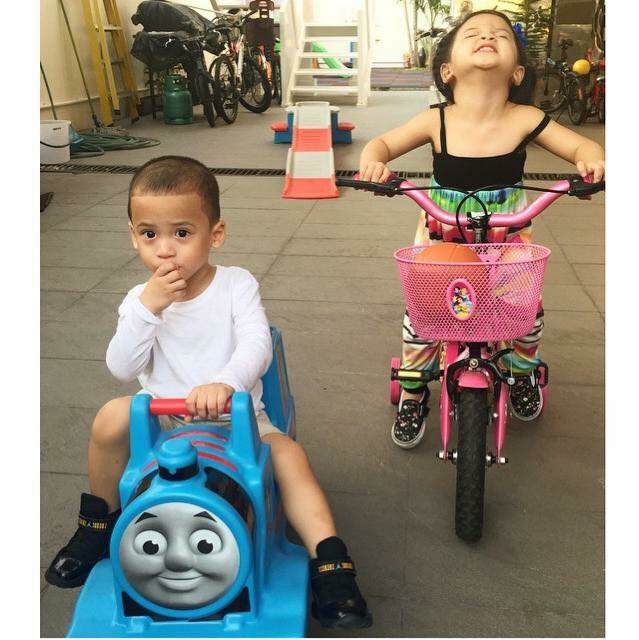 รถไฟโรลเลอร์โคสเตอร์ยอดฮิต Step2 Thomas the Tank Engine Up and Down Roller Coaster