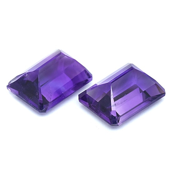 Couple Amethyst พลอยเนื้ออ่อน อเมทิสต์ รูปสี่เหลี่ยมตัดมุม น้ำหนักรวม 4.06 กะรัต สีม่วงเข้มสวย ความสะอาดมองตาเปล่าสะอาด 99%