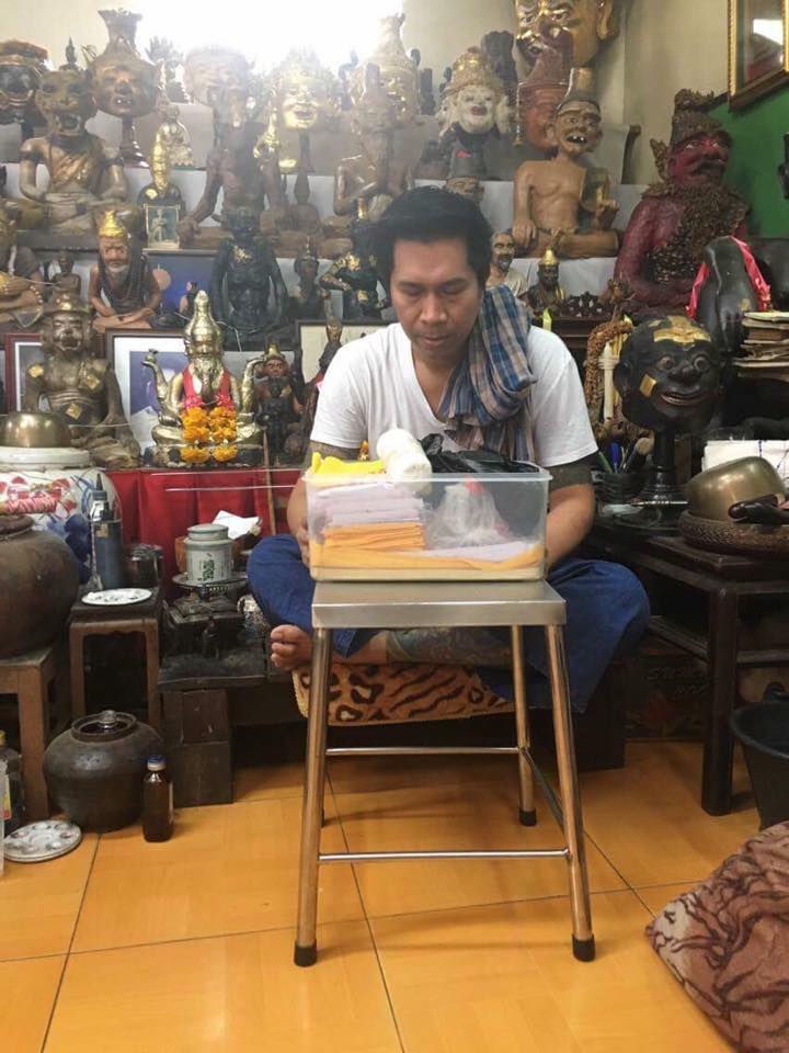 ผ้ายันต์ 1กา เซียนแปะโรงสี อาจารย์โง้วกิมโคย วัดศาลเจ้า ปลุกเสก 16 พิธี