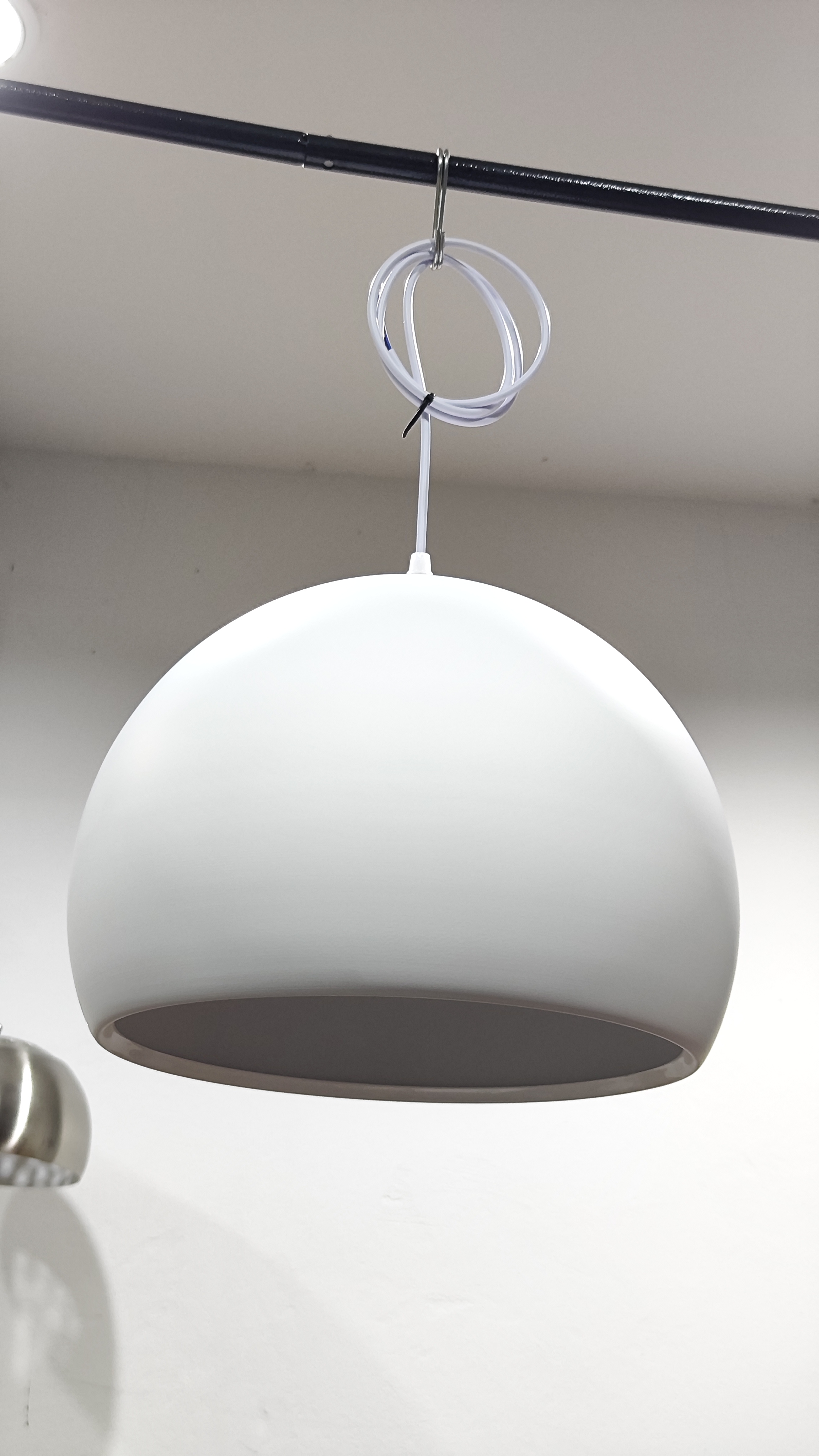 โคมห้อยเพดานกลม โมเดิร์น สีขาว 35cm [YS-1807]