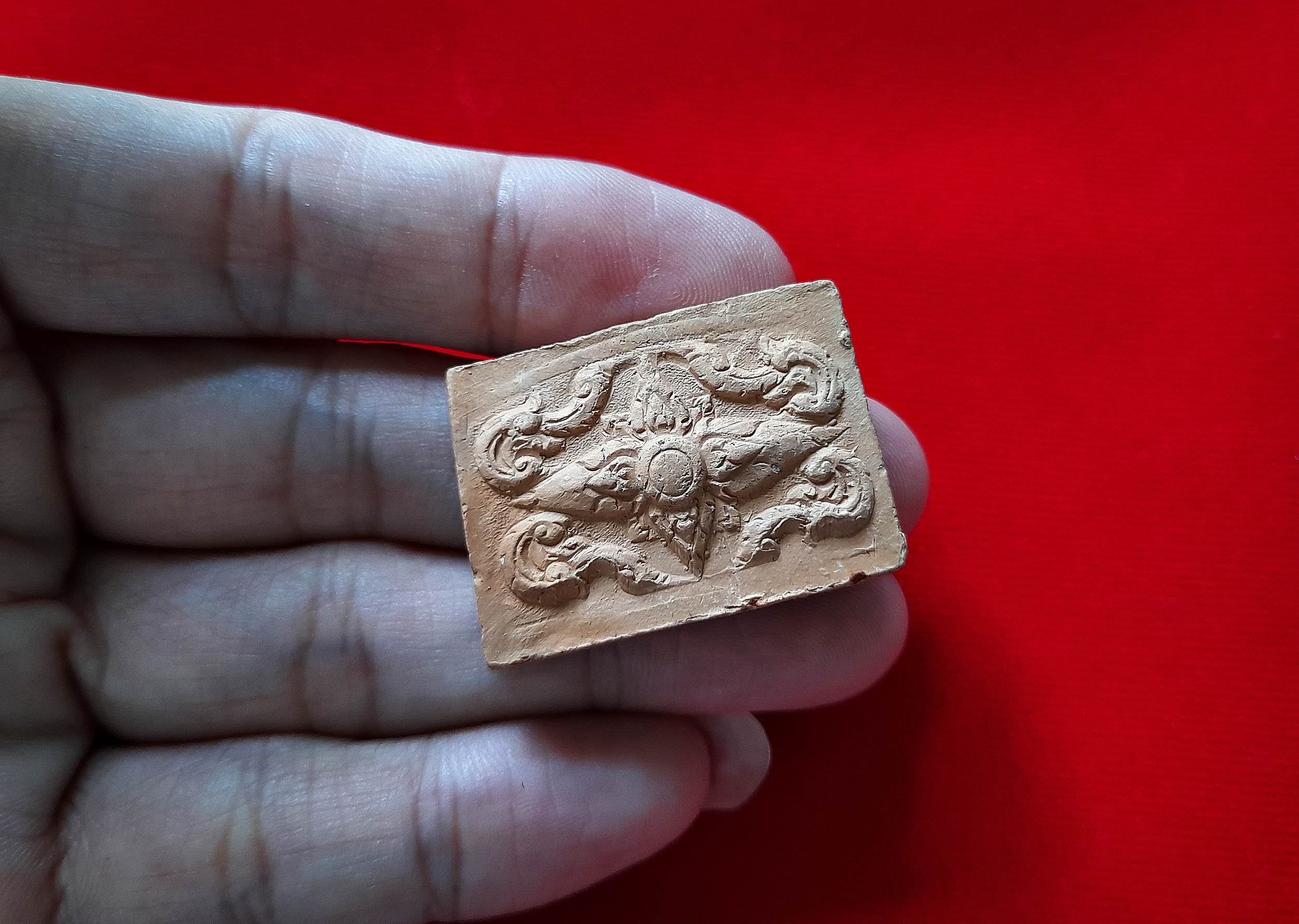 ดอกพุด เนื้อดิน หลวงพ่อยี (ย้อนยุค) #ปลุกเสกออกวัดดงตาก้อนทอง ปี2560 #รับประกันแท้